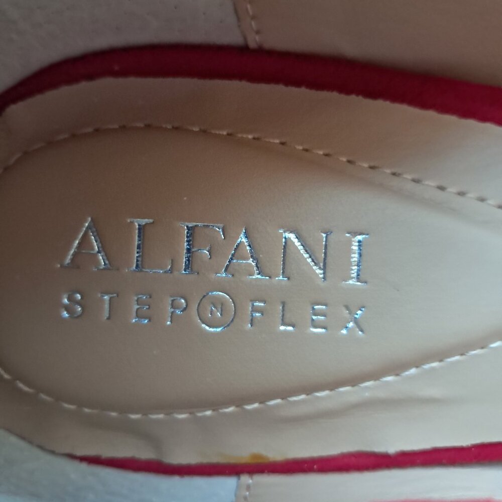 BRAND NEW vibrant red pumps/heels - size 11M - Picture 7 of 7